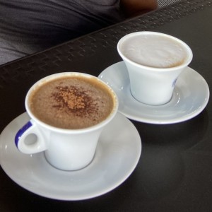 Mocaccino y capuccino