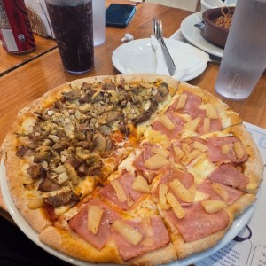 Pizzas especiales - Pizza hawaiana y pernil