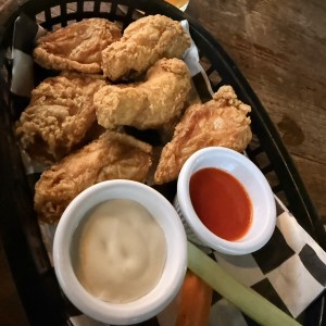 6 Alitas (1 Salsa) / 12 Alitas (2 Salsa)