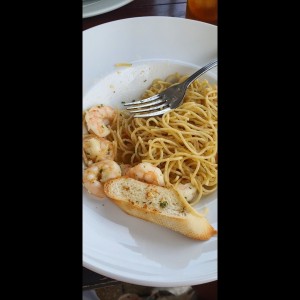 spagueti con camarones al oleo