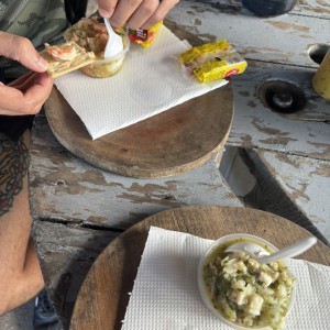 Ceviche de corvina y de camarones