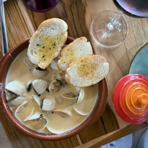 Almejas en salsa Blanca