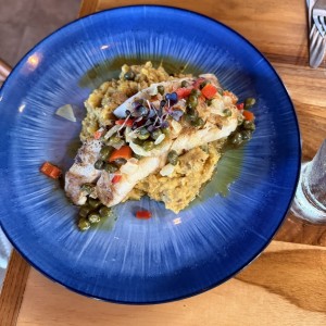 Filete de Corvina en Salsa de Vino Blanco