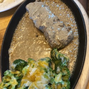 Filete de Res en salsa de Pimienta