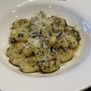 ACOMPAÑAMIENTOS PREMIUM - GNOCCHI AL PESTO