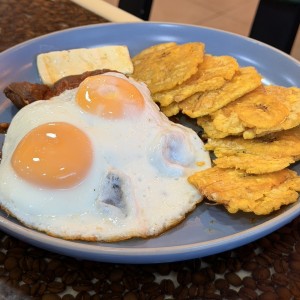 Desayunos criollos - Bistec a caballo