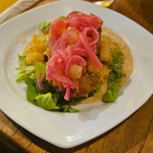 taco de camarones y pescado