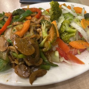 MARISCOS - Corvina Con Vegetales
