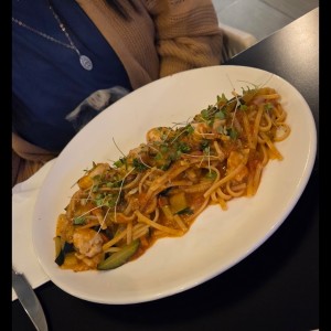 pasta con camarones y suquini 