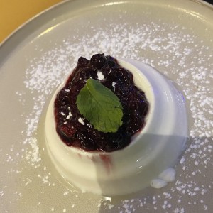 Panacota de fruto rojo