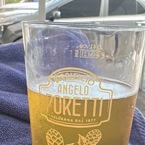 Y hoy nos regalaron una peroni en el dia de la pizza