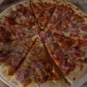 Pizza Tamaño Personal - Jamón y Queso 