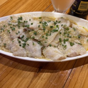 Corvina al ajillo al vapor 
