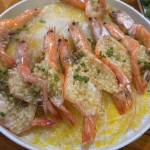 Camarones al vapor al ajillo