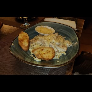 Pasta alfredo con pollo