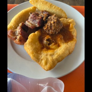 desayuno hojaldras, bolita carne, lechón, carimañola 