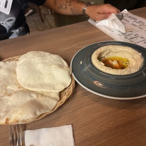 ENTRADAS - HUMMUS