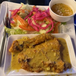 Corvina a la Caribeña con ensalada 