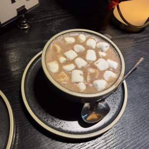 Chocolate caliente con malvas