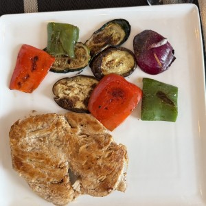 Pollo a la plancha con vegetales