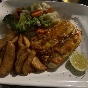 Filete de corvina al ajillo 