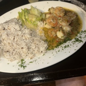 Camarones al ajillo con arroz con coco 