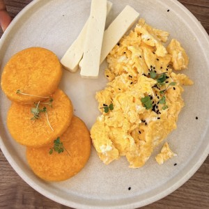 Desayuno tradicional armado