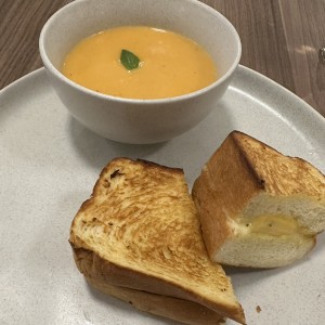 Grill Cheese & Tomato 