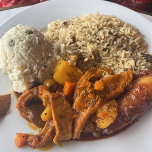 Arroz con hongo y mondongo a la culona con platano en tentación 