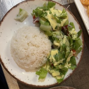 Arroz y ensalda verde