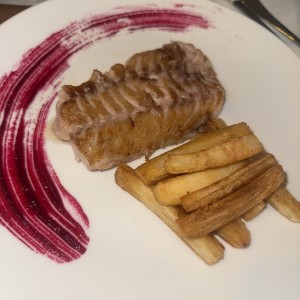 Corvina Almendrin con yuca