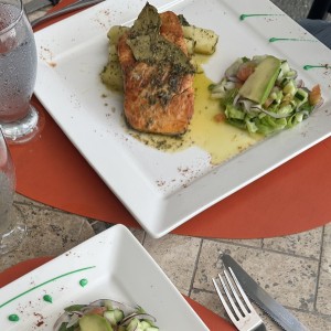 Salmon a las finas hierbas