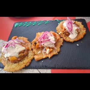 Trio de patacon de mariscos