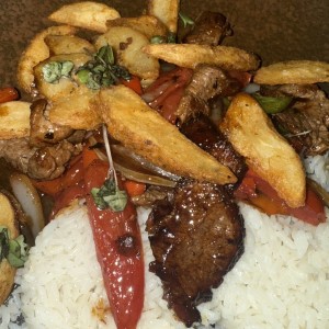 Lomo saltado