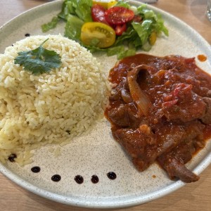 Bistec Picado con arroz y ensalada 