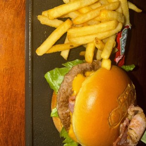 Hamburguesa con papas 