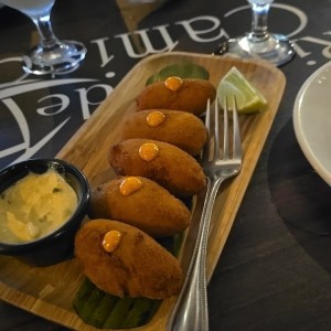 ENTRADAS-APPETIZERS - Croquetas de mero
