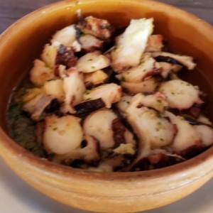 pulpo al ajillo