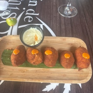 ENTRADAS-APPETIZERS - Croquetas de langosta