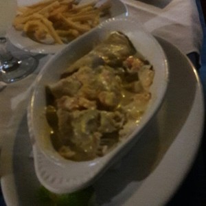 Corvina en salsa de mariscos