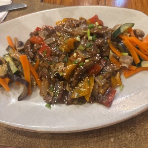 FILETE DE RES ANGUS 8 OZ Estilo Chino Con Vegetales 