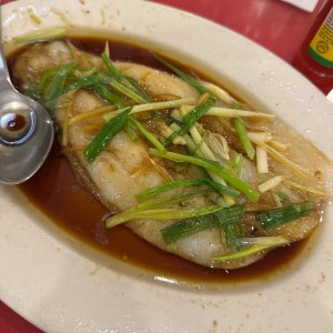 Filete de corvina al vapor con jengibre