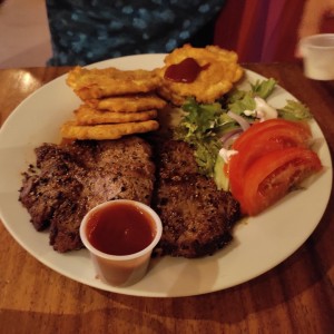 Carne de Res rebosadas en Ron abuelo