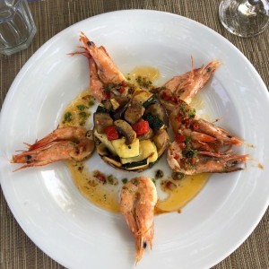 langostinos al ajillo con vegetales