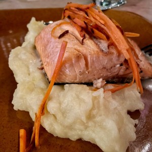 Salmon con pure de papas