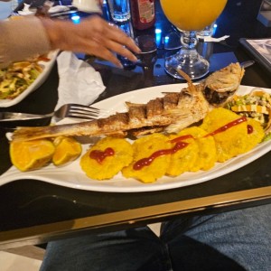 Pescado - Corvina Frita Entera