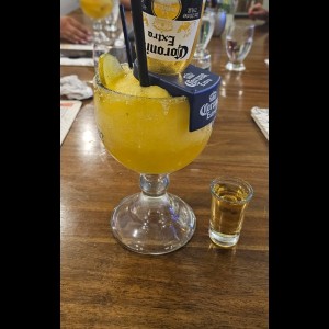 Margarita de maracuya Coronada y Tequilada.  Sólo para quien acepta el reto