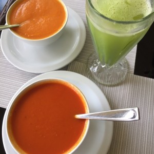 sopa de Zanahoria y tomate