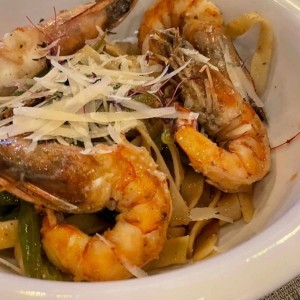 Pasta al oleo con langostino