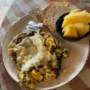 Tres Huevos Tradicional